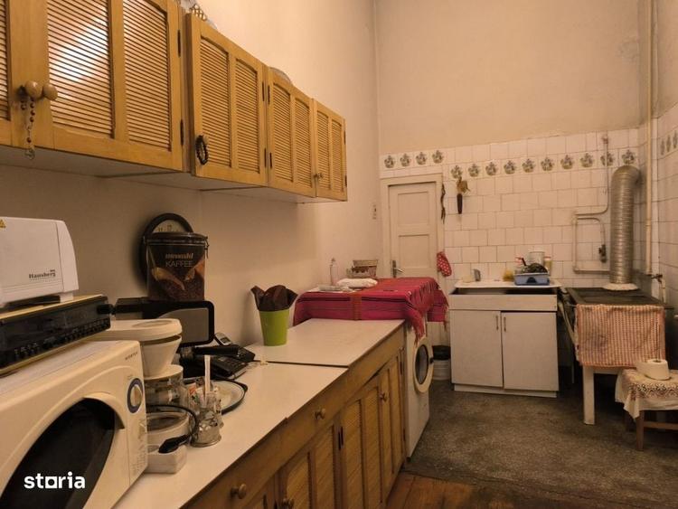 Casă cu 4 camere în Central