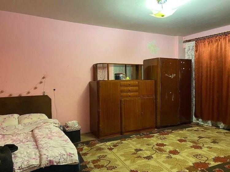 Apartament cu 3 camere decomandat în Valea Aurie