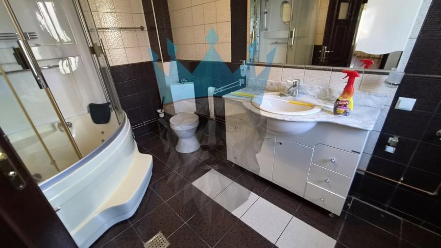 Casă individuală cu 7 camere cu Canalizare în Voluntari