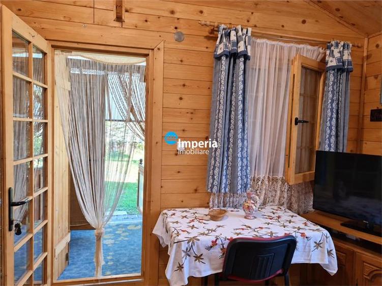 Teren extravilan de 4544 mp, în Est