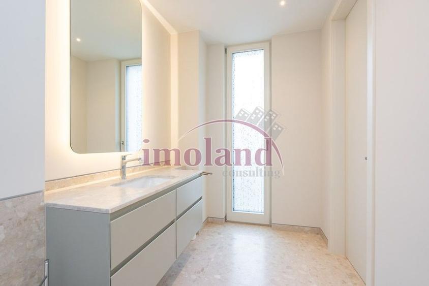 Apartament cu 4 camere decomandat în Dorobanți