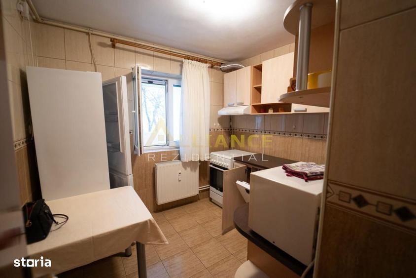Apartament cu 3 camere decomandat, mobilat în Apărătorii Patriei