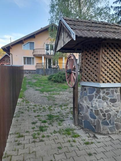 Casă cu 4 camere cu Teren 470 Mp în Bărdești