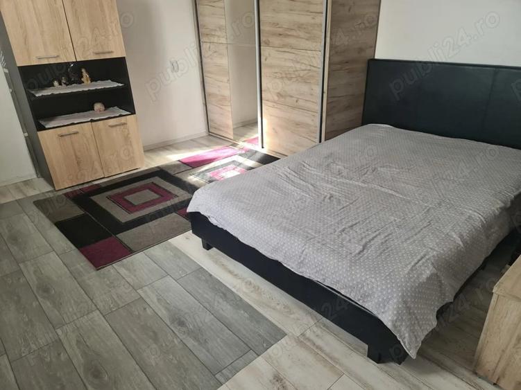 Casă cu 3 camere cu Teren 1980 Mp în Central