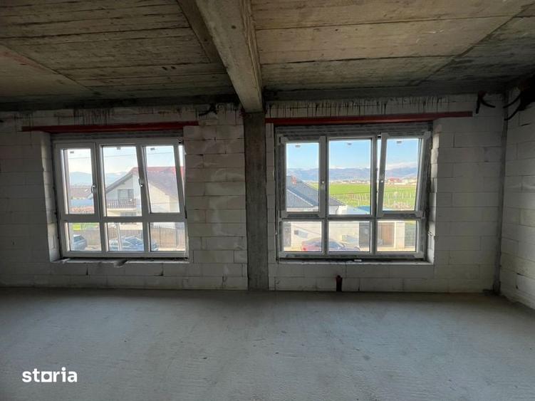 Casă cu 4 camere cu Teren 343 Mp în Cristian