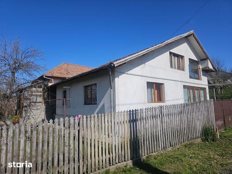 Casă cu 3 camere cu Teren 100 Mp în Central