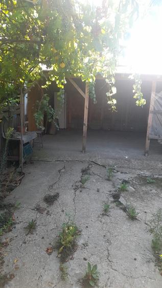 Casă cu 4 camere în Axintele