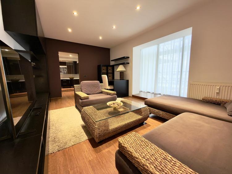 Apartament cu 2 camere semidecomandat, mobilat în Lizeanu