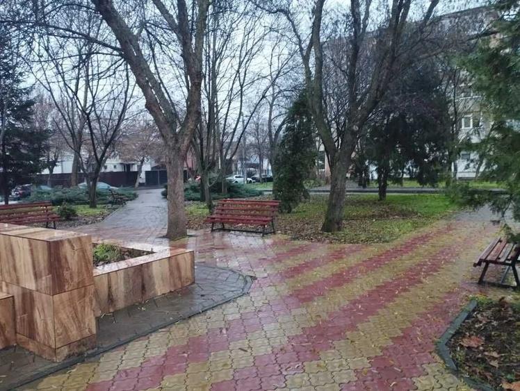Apartament cu 3 camere decomandat în Mircea-Vodă