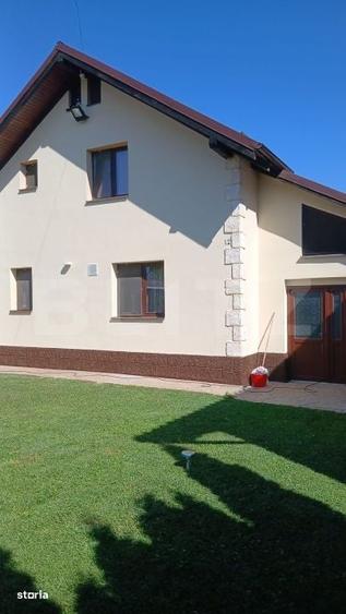 Casă cu 4 camere în Central