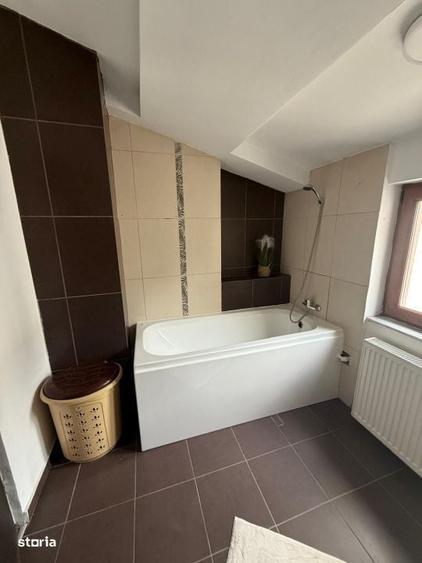 Apartament cu 3 camere, mobilat în Central