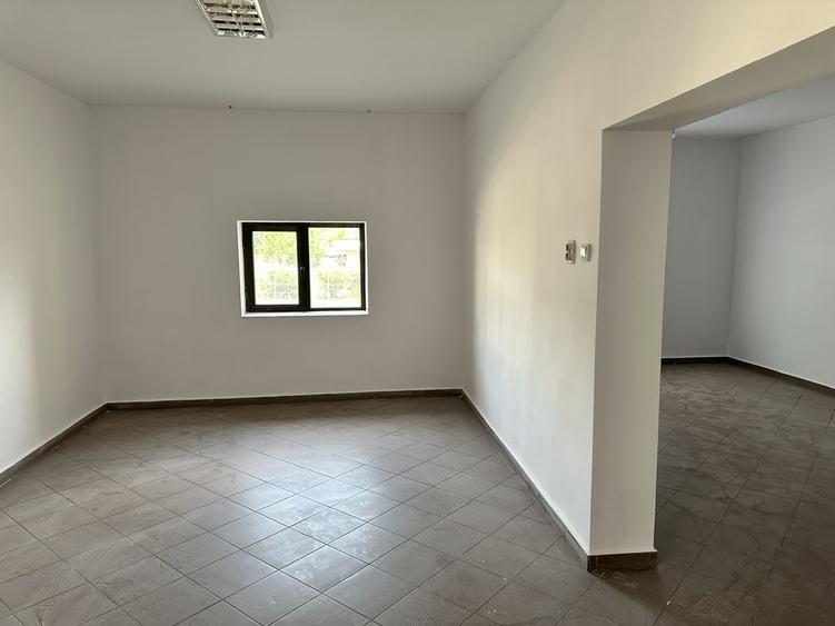 Spațiu comercial, de 80 mp, în Belcești