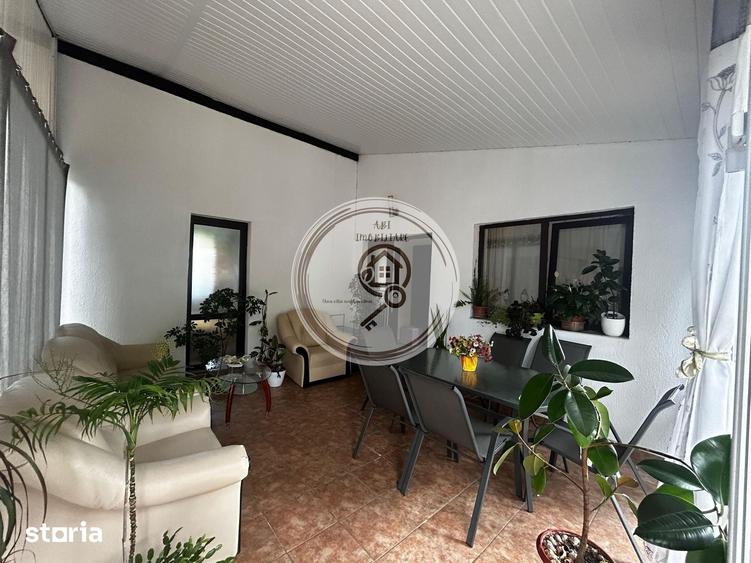Casă cu 6 camere cu Teren 500 Mp în Central