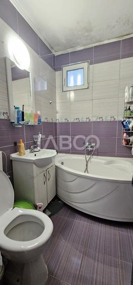 Apartament cu 3 camere semidecomandat, mobilat în Trei Stejari