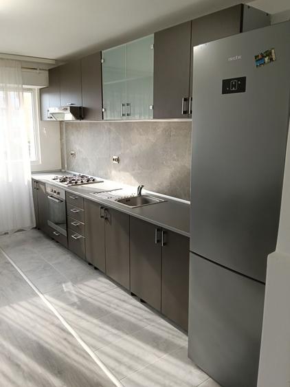 Apartament cu 3 camere decomandat în Vasile Aaron