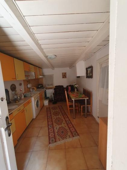 Casă individuală cu 2 camere cu Teren 2400 Mp în Broscăuți