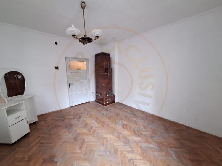Casă individuală cu 3 camere cu Canalizare în Central