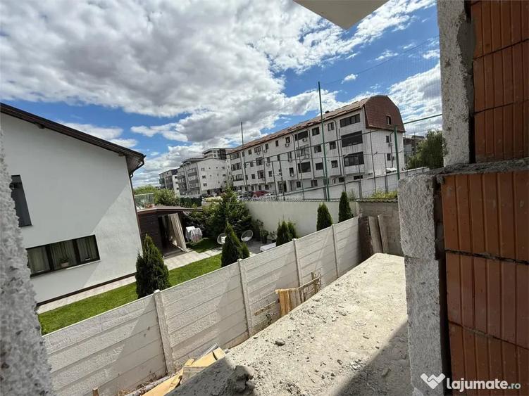 Apartament cu 3 camere decomandat în Bragadiru