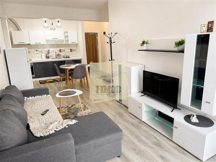 Apartament cu 2 camere semidecomandat, mobilat în Exterior Sud