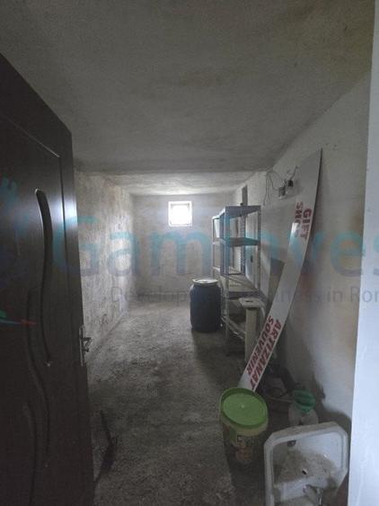 Casă individuală cu 3 camere cu Canalizare în Leș