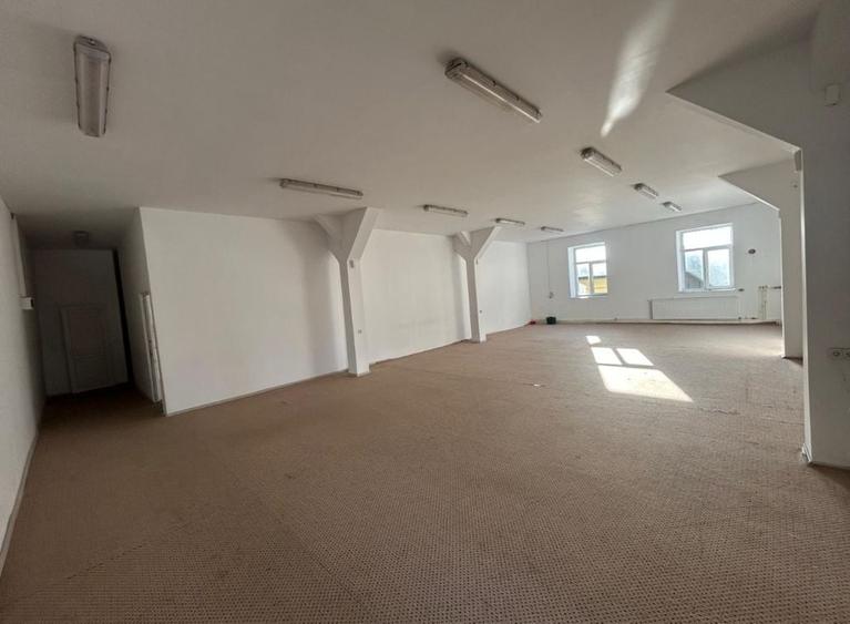 Casă cu 4 camere cu Teren 408 Mp în Central