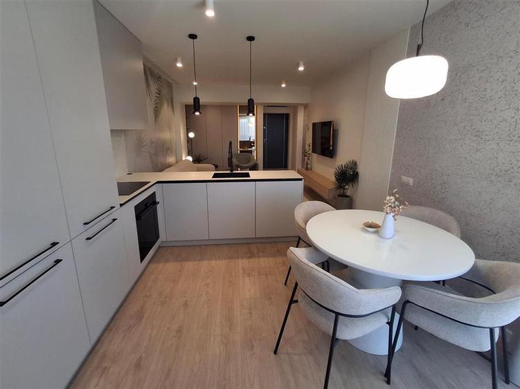 Apartament cu 2 camere semidecomandat în Exterior Sud