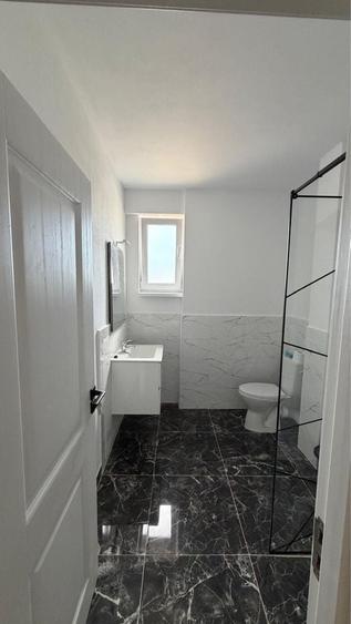 Apartament cu 3 camere decomandat în Exterior Vest