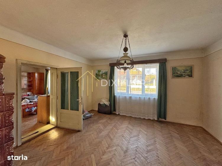 Casă cu 4 camere cu Teren 1978 Mp în Acățari