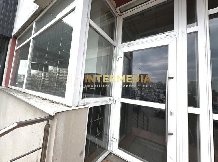 Spatiu Comercial 110 mp Vitrina la Bulevard CETATE Stadion 2 Accese fata spate
