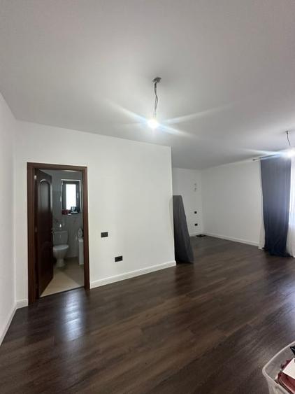 Casă individuală cu 9 camere cu Canalizare în Bragadiru