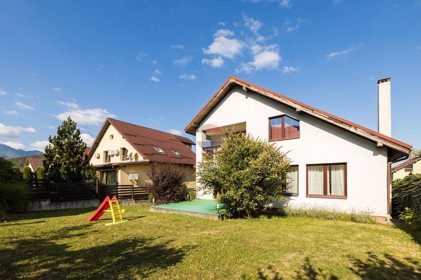 Casă individuală cu 4 camere cu Teren 700 Mp în Dârste