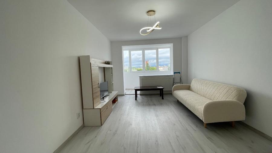 Apartament cu 2 camere decomandat, mobilat în Tractorul