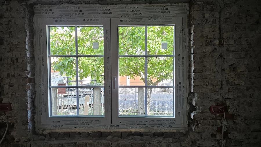 Casă cu 2 camere cu Teren 160 Mp în Central