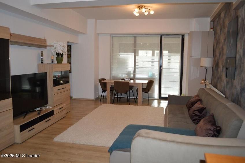 Apartament cu 3 camere decomandat, mobilat în Central