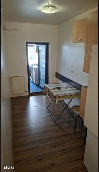 Apartament cu 3 camere decomandat în Găvana
