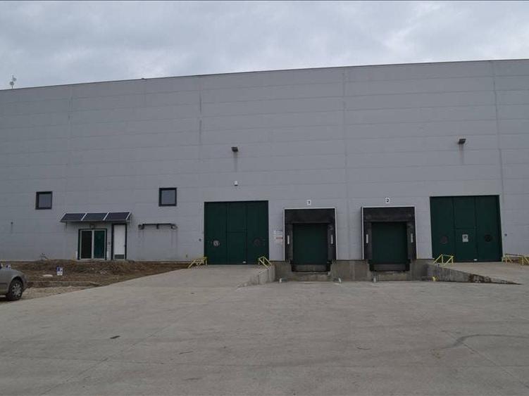 Spațiu comercial, de 3,850 mp, în Aeroport