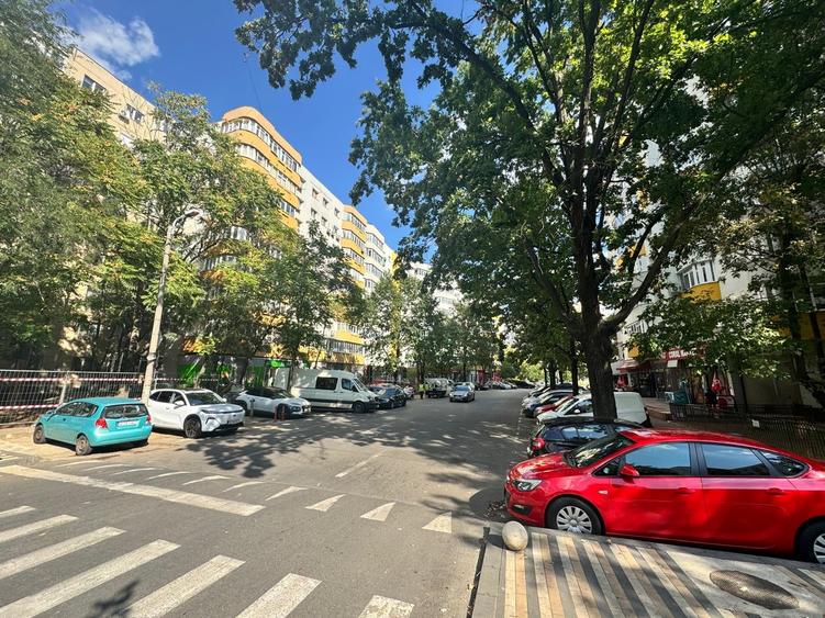 Spațiu comercial, de 70 mp, în Rahova