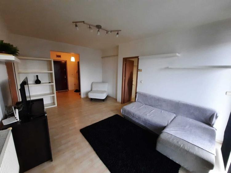 Apartament cu 2 camere semidecomandat în Craiovei