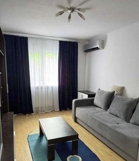 Garsonieră decomandată în Gorjului