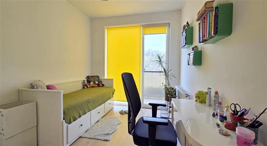 Apartament cu 3 camere decomandat în Crișan