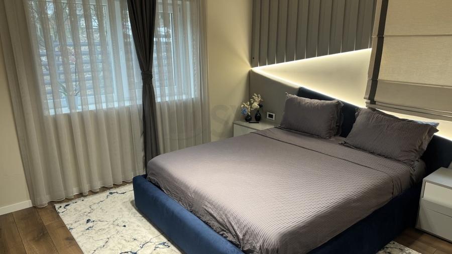 Casă individuală cu 10 camere cu Piscina în Cornu