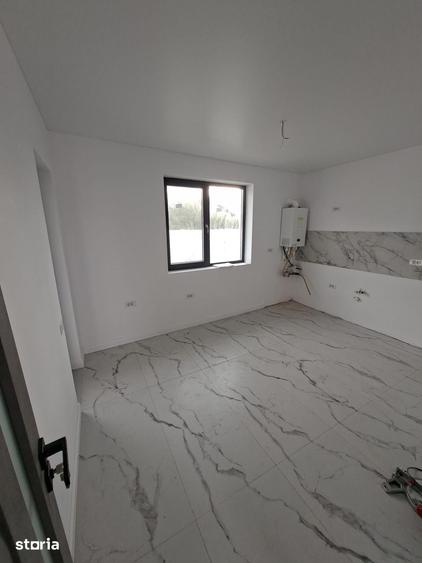 Casa/Vila Parter + 1Etaj/4 camere/Com.Berceni/Comision 0% - 16