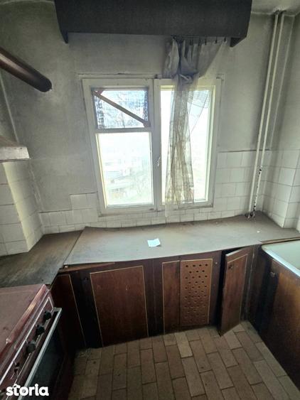 Apartament cu 3 camere decomandat în Mioriței