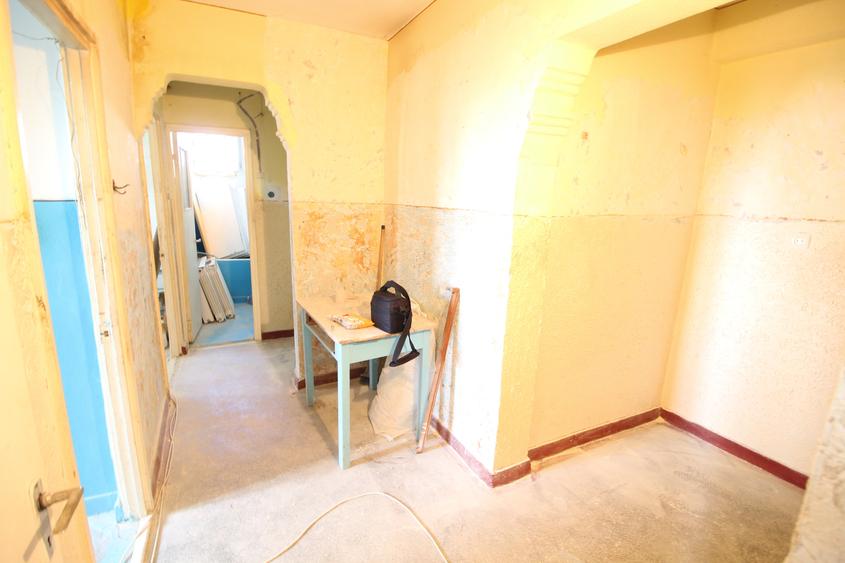 Apartament cu 2 camere decomandat în Micro 20