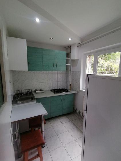 Garsonieră decomandată în Răcădău