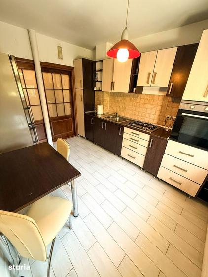 Apartament cu 3 camere decomandat în Vitan
