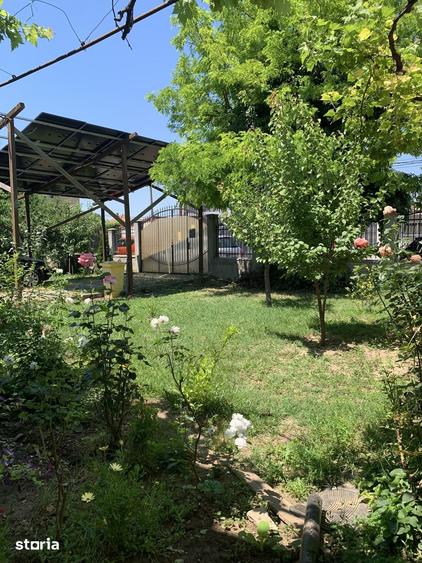 Casă cu 7 camere cu Teren 684 Mp în Km 4