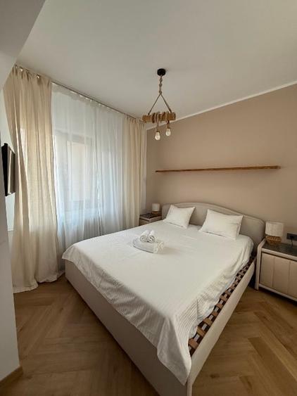 Apartament cu 2 camere semidecomandat, mobilat în Dacia