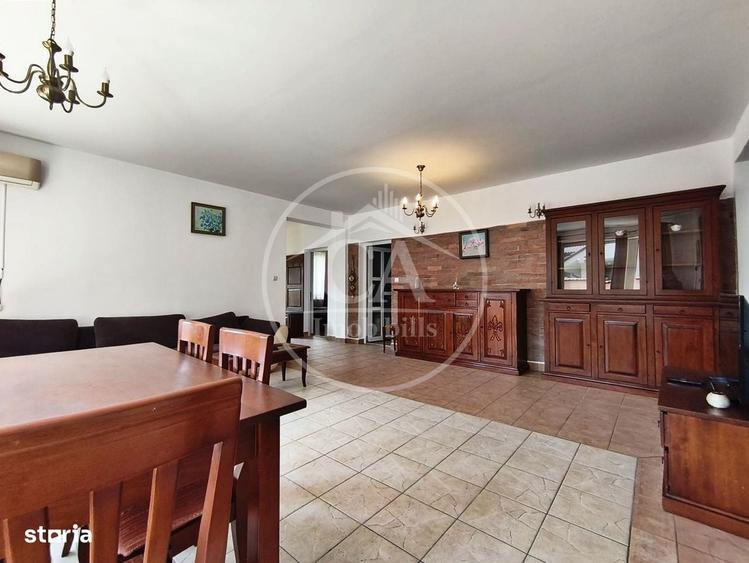 Casă cu 4 camere decomandat în Sântandrei