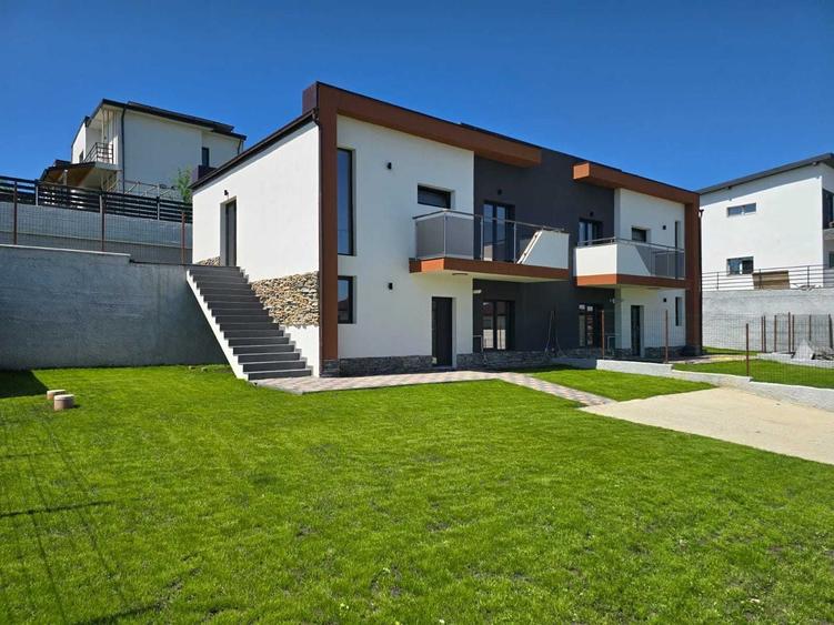 Casă cu 3 camere în Valea Adâncă